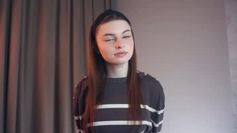 Louise online show from April 19, 2026, 9:50 pm