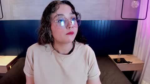 Emma online show from September 18, 2025, 8:33 pm
