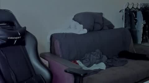 Snapshot of davisross chatting on December 11, 2024, 12:12 am davis online show from December 11, 2024, 12:12 am