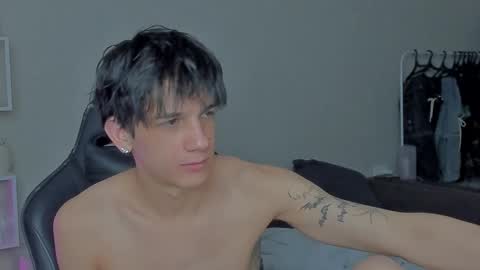 Snapshot of davisross chatting on December 12, 2024, 7:37 pm davis online show from December 12, 2024, 7:37 pm