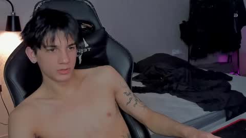 Snapshot of davisross chatting on January 26, 2025, 11:18 pm davis online show from January 26, 2025, 11:18 pm