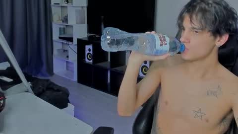 Snapshot of davisross chatting on September 28, 2025, 10:53 am davis online show from September 28, 2025, 10:53 am