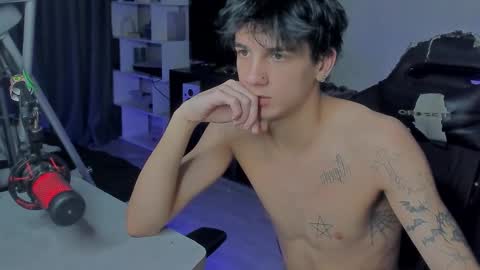 Snapshot of davisross chatting on October 15, 2025, 10:15 am davis online show from October 15, 2025, 10:15 am