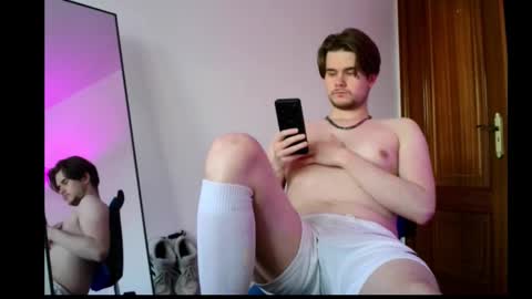 Snapshot of davoeer_ chatting on February 24, 2026, 4:38 pm Davo online show from February 24, 2026, 4:38 pm