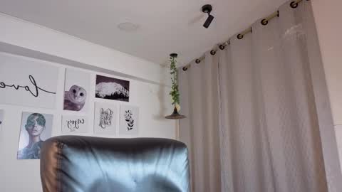 Snapshot of davoxer chatting on December 1, 2025, 3:11 am davoxer online show from December 1, 2025, 3:11 am