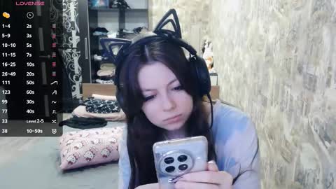 Snapshot of dawndollins chatting on December 4, 2025, 7:39 am Alice online show from December 4, 2025, 7:39 am