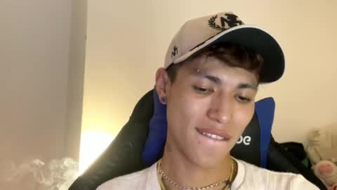 Snapshot of daxonreyy_ chatting on March 6, 2026, 6:10 am Daxon online show from March 6, 2026, 6:10 am