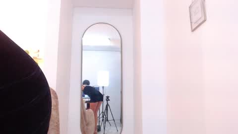 day_demoni online show from April 11, 2026, 1:48 pm