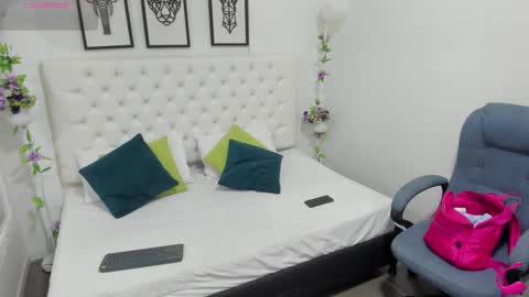 dayhan_santos online show from October 7, 2025, 10:45 am