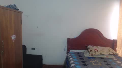 Snapshot of daylon_brown_ chatting on October 22, 2025, 12:27 pm Dylon online show from October 22, 2025, 12:27 pm