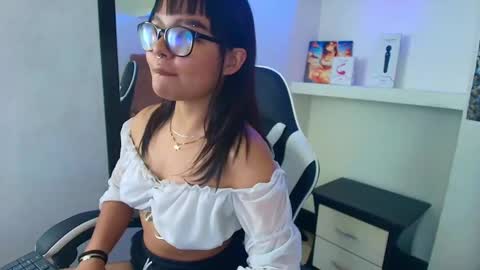 Dayo  online show from September 25, 2025, 4:49 am