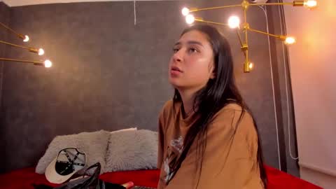 Snapshot of dayra_angels chatting on October 7, 2025, 8:39 pm DAYRA ANGELS online show from October 7, 2025, 8:39 pm