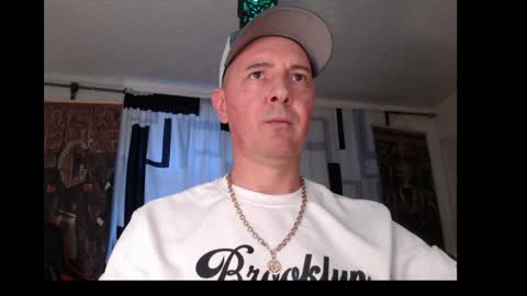 dazmorgon online show from May 17, 2026, 7:54 pm