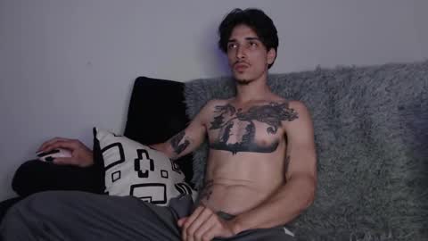 Snapshot of dazzayyy chatting on October 13, 2025, 10:54 pm dazzayy online show from October 13, 2025, 10:54 pm