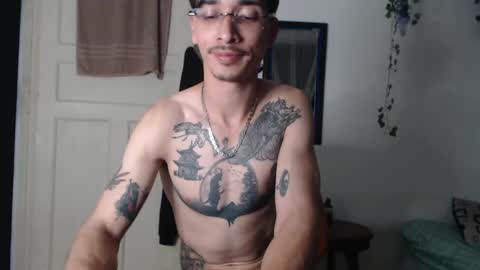 dazzayy online show from May 13, 2026, 1:25 am