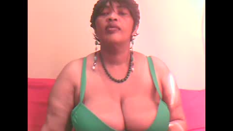 ddboobsnipples online show from April 4, 2026, 10:13 am