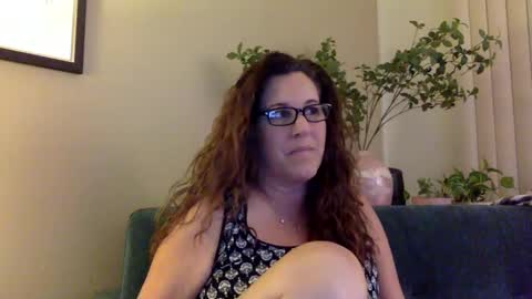 Snapshot of ddmolly chatting on December 29, 2024, 5:53 am DDMolly online show from December 29, 2024, 5:53 am