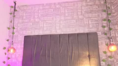 Snapshot of dea_athenea chatting on November 28, 2025, 8:11 pm dea_athenea online show from November 28, 2025, 8:11 pm