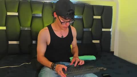 deamon_black online show from April 15, 2026, 12:06 am