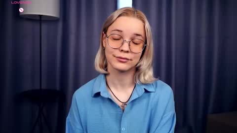Charlie 18yo online show from October 6, 2025, 6:33 am
