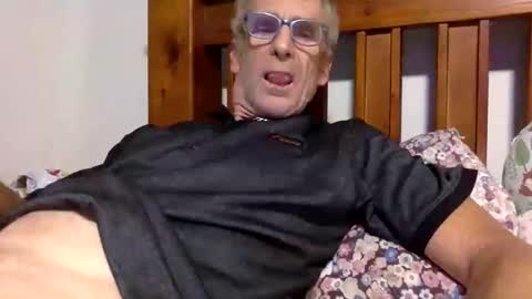 deanofflove2210 online show from February 27, 2025, 7:01 am