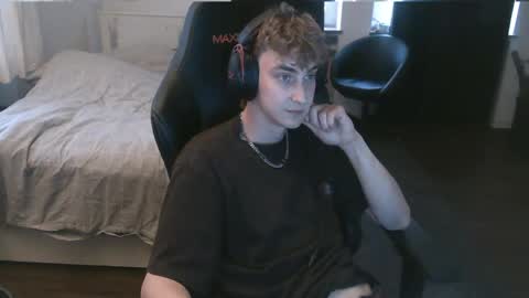 Snapshot of deanparkerx chatting on April 29, 2026, 6:47 pm Dean online show from April 29, 2026, 6:47 pm