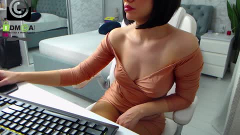 Elly online show from December 5, 2024, 10:44 am