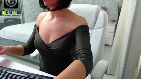 Elly online show from January 7, 2025, 1:24 pm