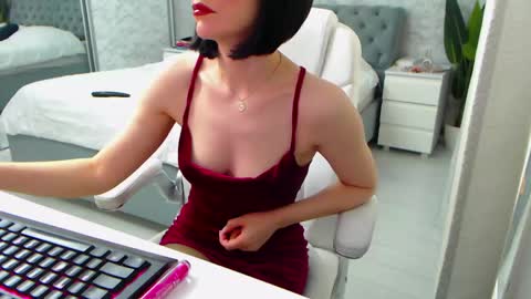 Elly online show from April 26, 2026, 8:56 am