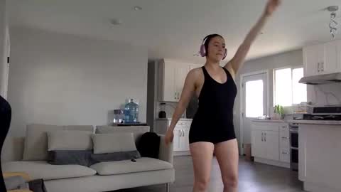 dearbunnylatina95 online show from May 25, 2026, 8:26 pm