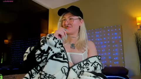 Debbie Mon Tue Fri Sun Sat GMT 3 1000am - 0400pm  online show from April 18, 2026, 7:07 pm