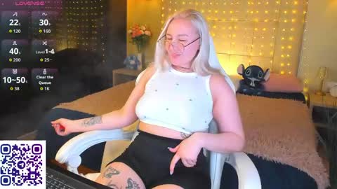 Debbie Mon Tue Fri Sun Sat GMT 3 1000am - 0400pm  online show from May 10, 2026, 5:07 pm