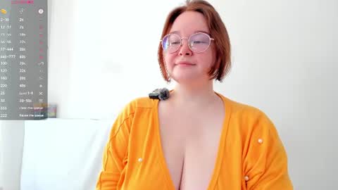 Snapshot of debbiewood chatting on August 4, 2026, 5:21 am DeboraDebbieDee online show from August 4, 2026, 5:21 am