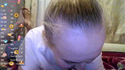 Snapshot of debora_lissa chatting on December 19, 2024, 9:17 pm Debby online show from December 19, 2024, 9:17 pm