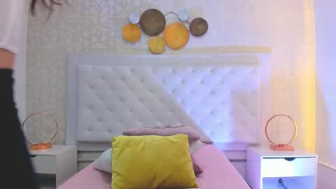 Snapshot of debora_scoot chatting on November 9, 2025, 10:24 am Debora online show from November 9, 2025, 10:24 am