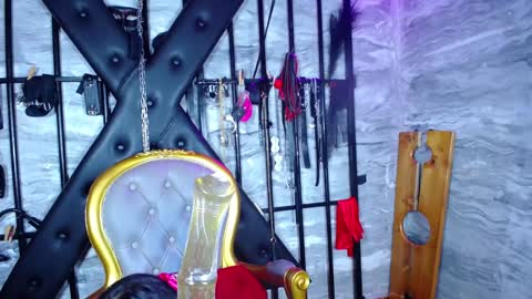 Snapshot of deborass_bdsm chatting on January 3, 2025, 5:31 pm DEBORA online show from January 3, 2025, 5:31 pm