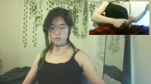 deciduousdoll online show from January 10, 2026, 6:15 am