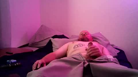 Snapshot of decoyx5o5 chatting on February 19, 2026, 10:06 pm decoyx5o5 online show from February 19, 2026, 10:06 pm