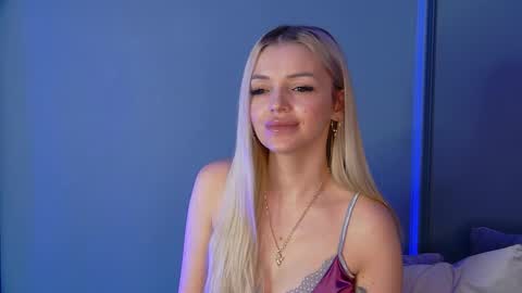 DeeaVIP online show from February 18, 2026, 6:09 am