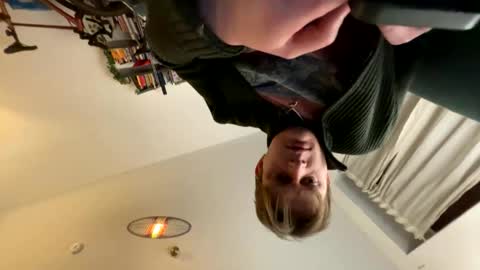 deep_long_vibes online show from April 2, 2026, 9:34 pm