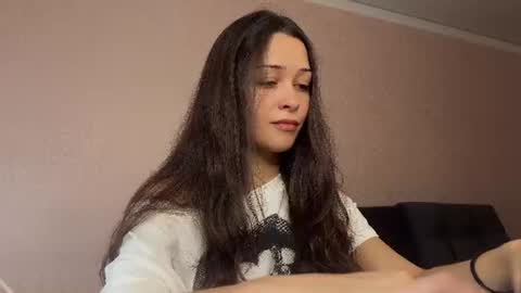 deepcute_ online show from June 13, 2026, 12:36 pm