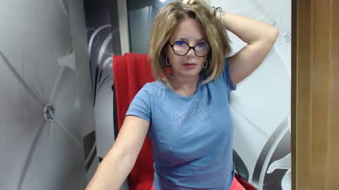 Snapshot of deepintoyourmind chatting on October 27, 2025, 3:21 am hi guys i m a cute milf i m here for good time and nice people pls be respectfool and enjoy me online show from October 27, 2025, 3:21 am
