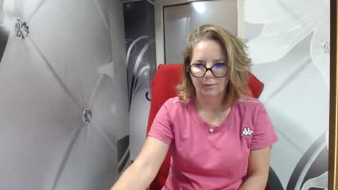 Snapshot of deepintoyourmind chatting on November 18, 2025, 10:41 am hi guys i m a cute milf i m here for good time and nice people pls be respectfool and enjoy me online show from November 18, 2025, 10:41 am