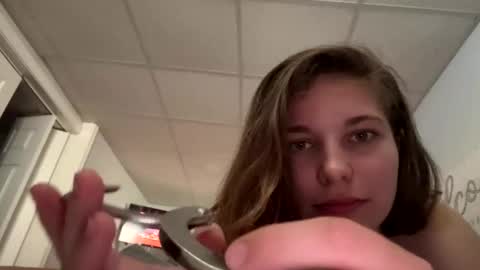 Snapshot of deepthroatqueen33 chatting on October 23, 2025, 12:59 pm deepthroatqueen33 online show from October 23, 2025, 12:59 pm