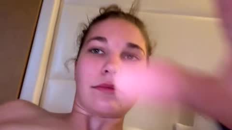 Snapshot of deepthroatqueen33 chatting on November 19, 2025, 4:18 pm deepthroatqueen33 online show from November 19, 2025, 4:18 pm