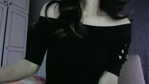 KamiDevi online show from November 20, 2025, 3:45 pm