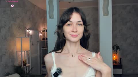 Amy online show from November 7, 2025, 7:36 pm