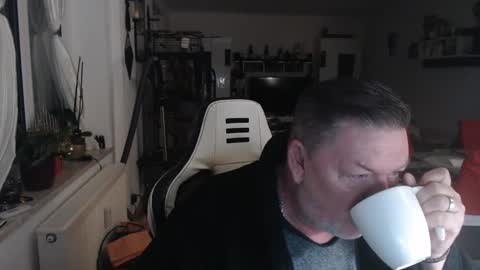 deinprinz2312 online show from January 7, 2025, 4:50 am