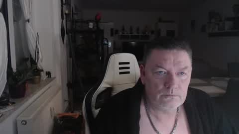 deinprinz2312 online show from January 16, 2025, 7:28 am