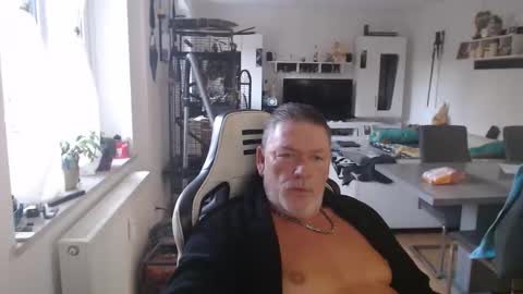 deinprinz2312 online show from September 16, 2025, 5:08 am